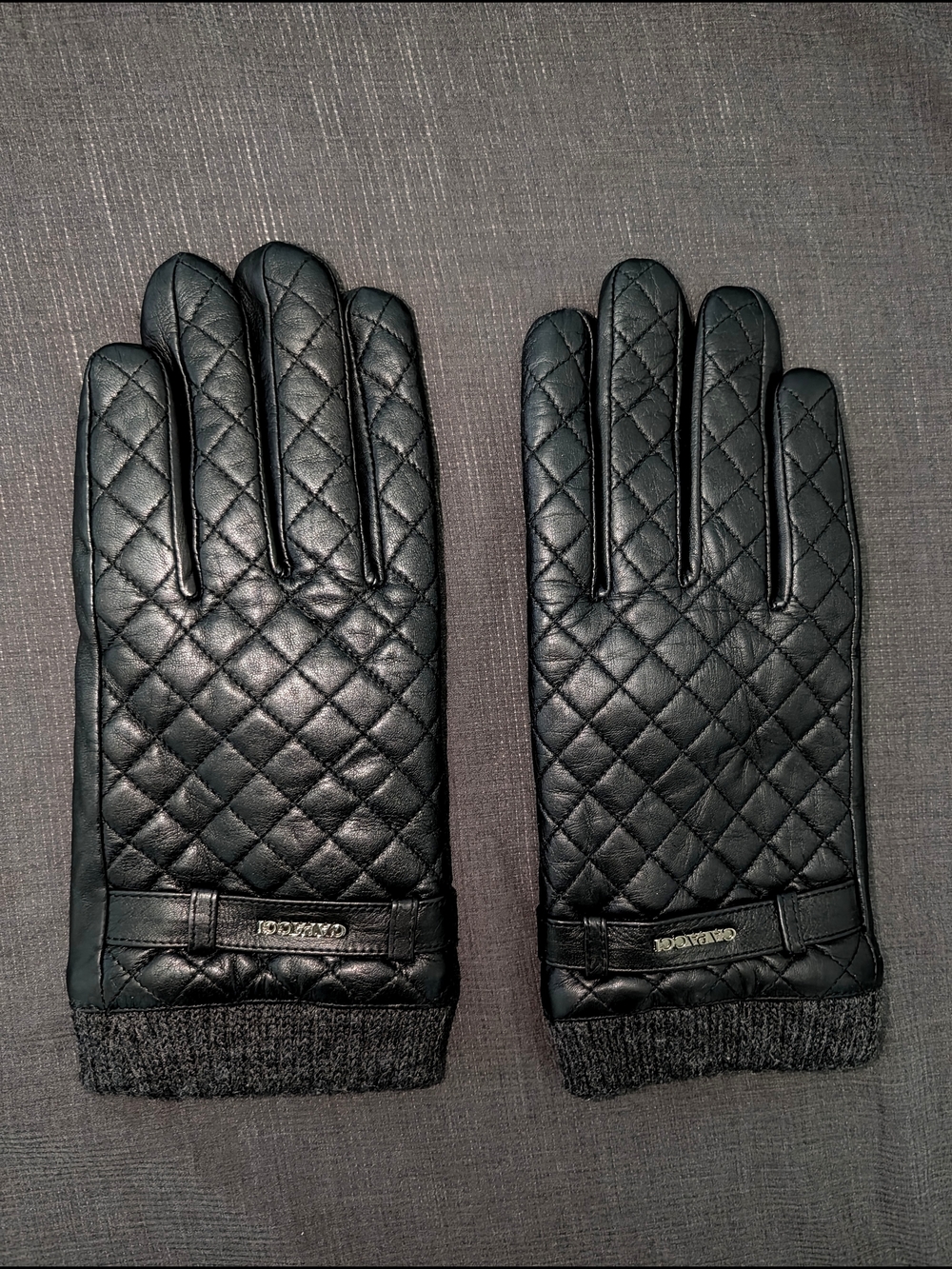 Black Quilted Leather Women’s Gloves with Rib Cuff